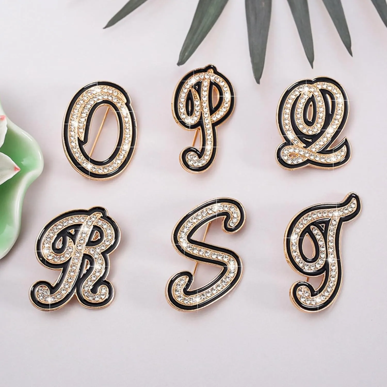 Letter Brooches and Pins for Women A-Z Letter Brooch Pins for Backpacks Crafts Fashion Crystal Rhinestone Initial Pins Gifts Custom Jewelry for Men Women